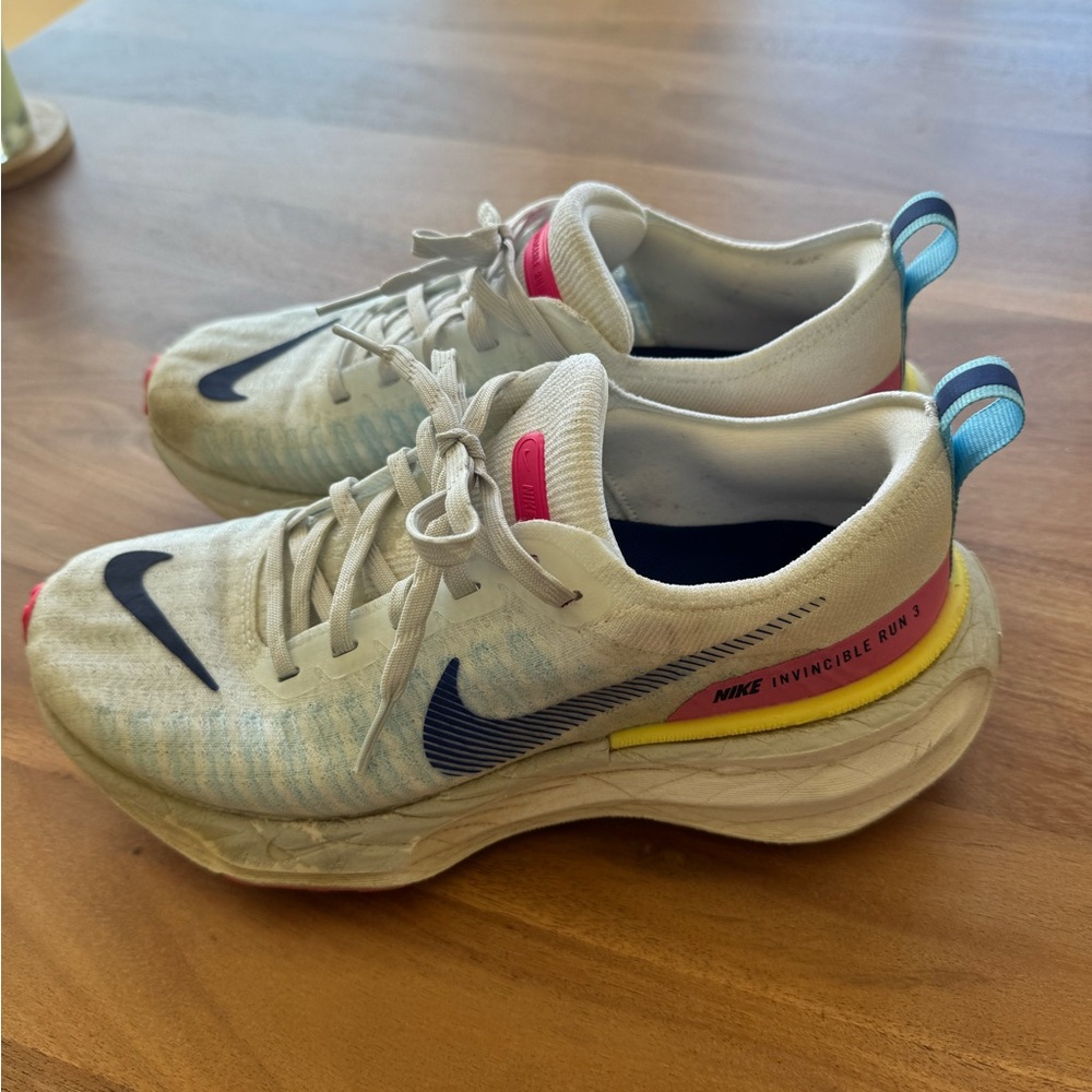Women’s invincible running shoes size US 7